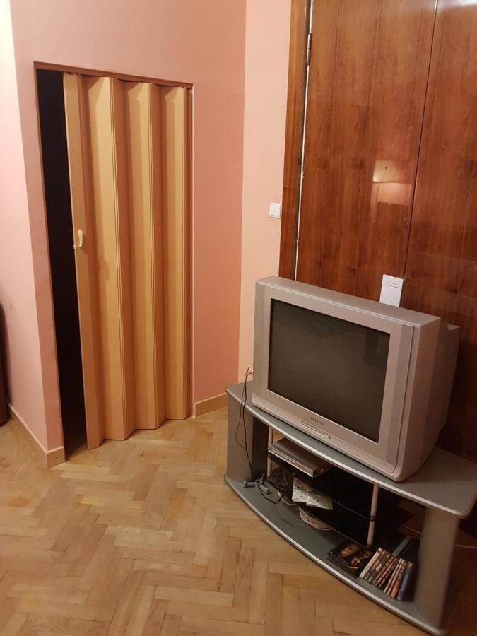 Ebu 28 Apartment Riga Bagian luar foto
