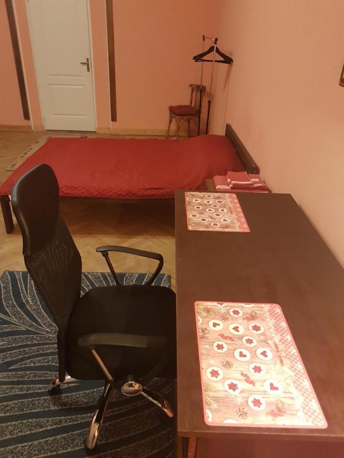 Ebu 28 Apartment Riga Bagian luar foto
