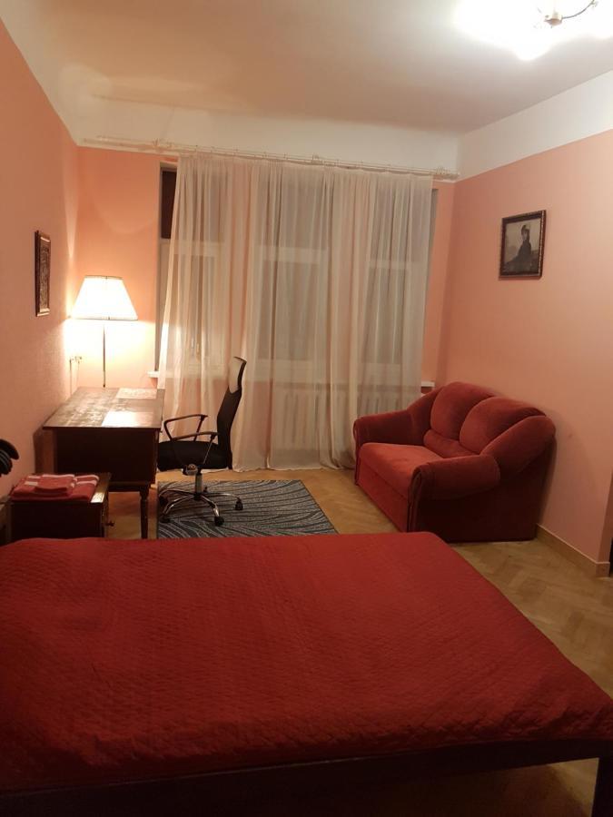 Ebu 28 Apartment Riga Bagian luar foto