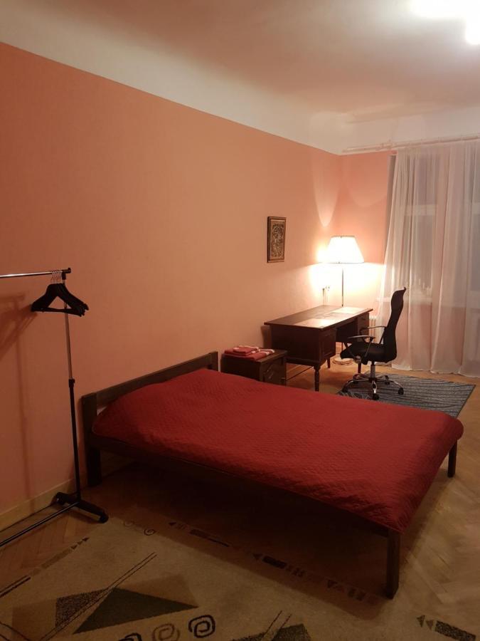 Ebu 28 Apartment Riga Bagian luar foto